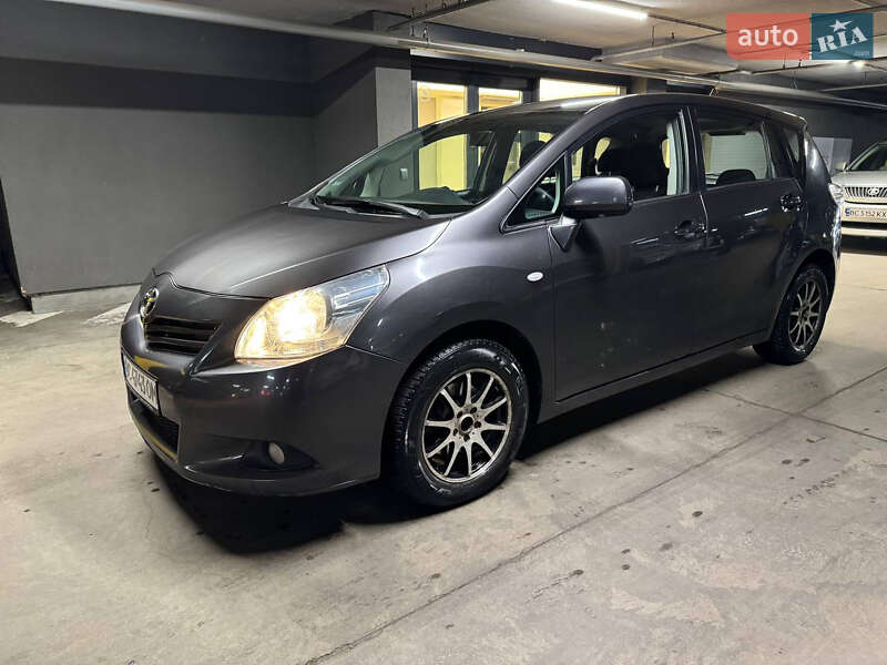 Минивэн Toyota Verso 2010 в Львове