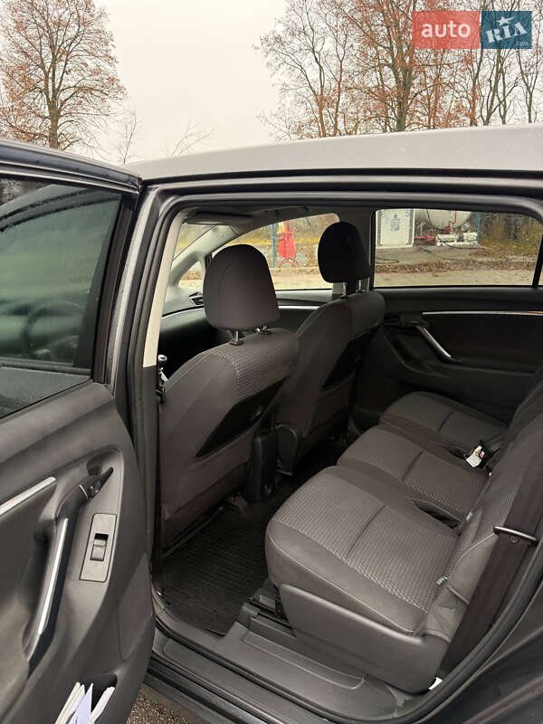 Минивэн Toyota Verso 2015 в Волочиске