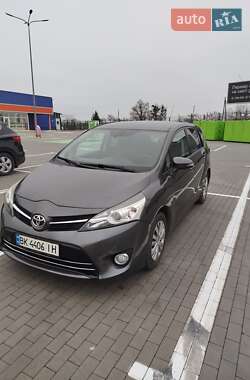 Мінівен Toyota Verso 2014 в Умані