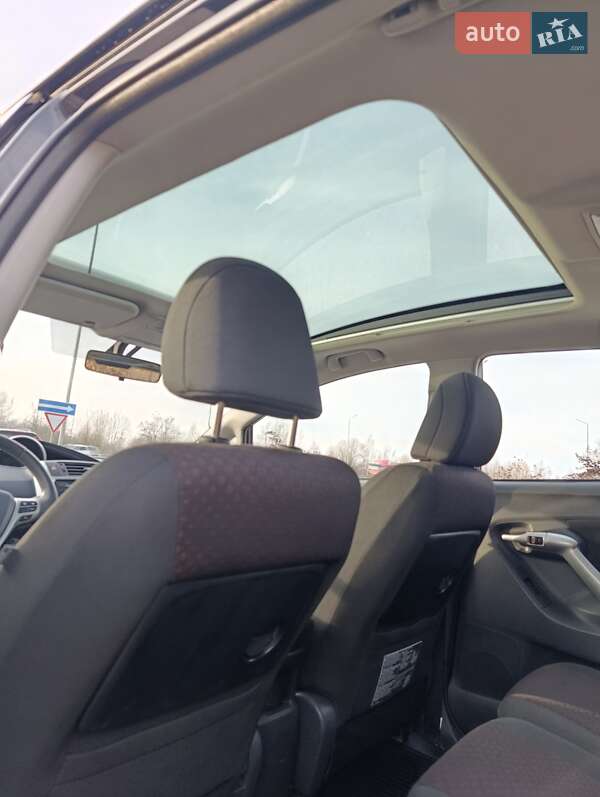 Мінівен Toyota Verso 2011 в Звягелі