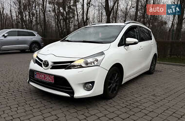 Мінівен Toyota Verso 2014 в Луцьку