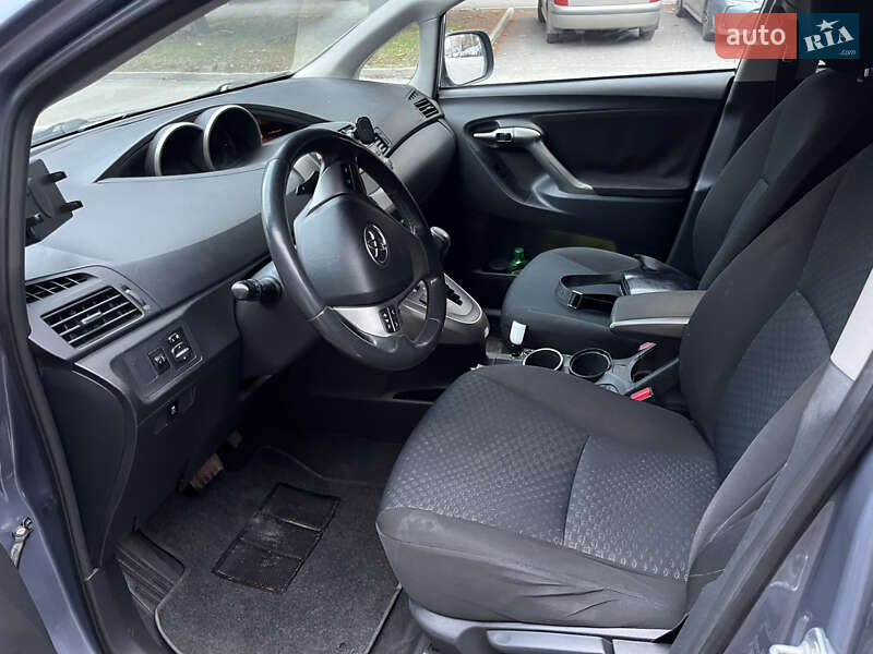 Мінівен Toyota Verso 2009 в Ужгороді