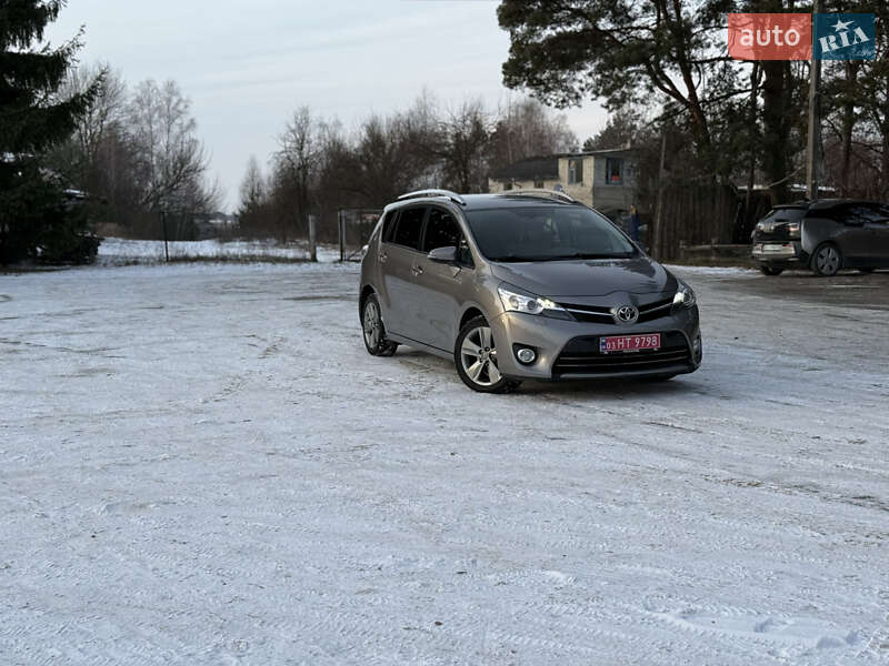 Минивэн Toyota Verso 2014 в Луцке фото 17 Минивэн Toyota Verso 2014 в Луцке