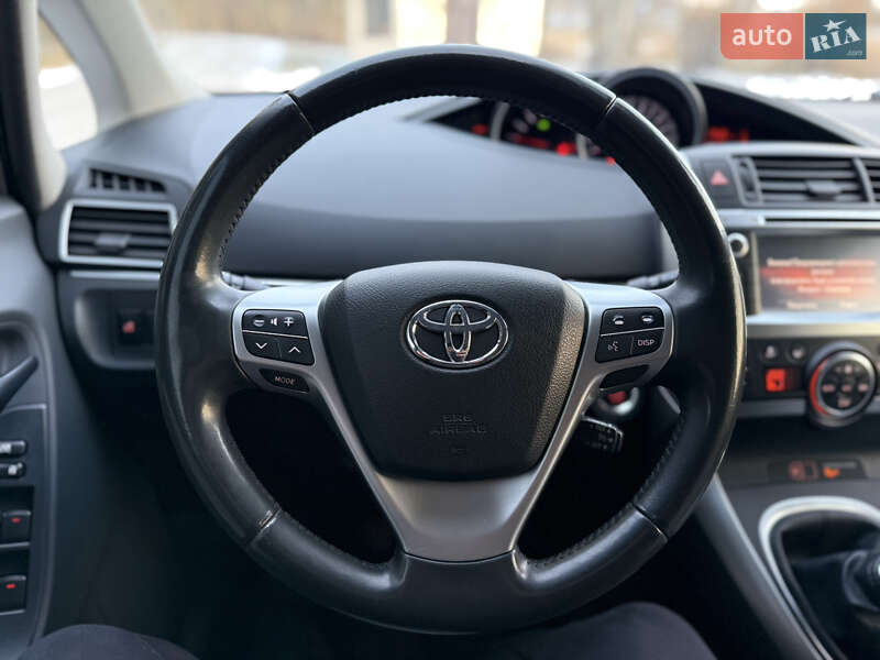 Минивэн Toyota Verso 2014 в Луцке фото 45 Минивэн Toyota Verso 2014 в Луцке