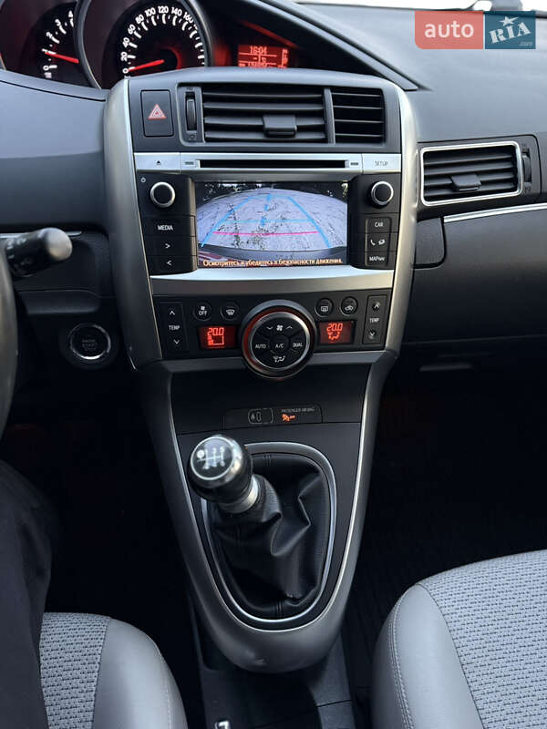 Минивэн Toyota Verso 2014 в Луцке фото 52 Минивэн Toyota Verso 2014 в Луцке