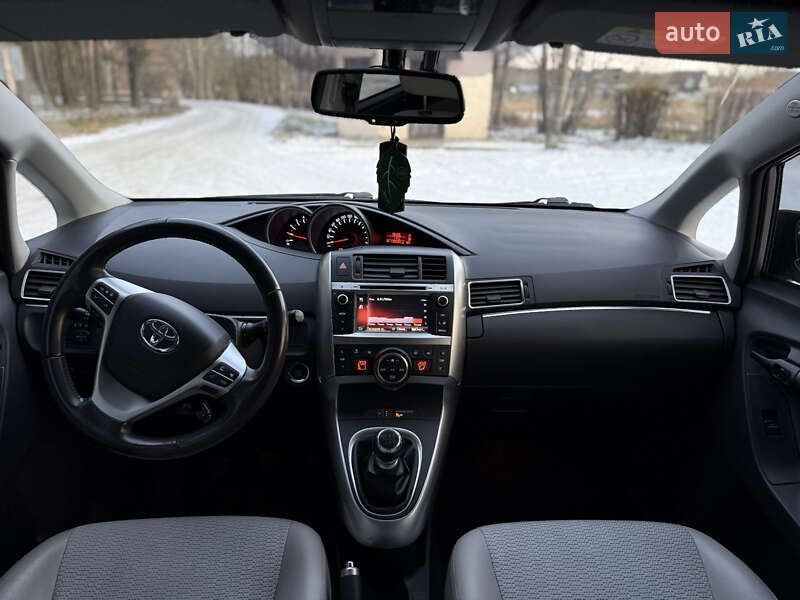 Минивэн Toyota Verso 2014 в Луцке фото 54 Минивэн Toyota Verso 2014 в Луцке