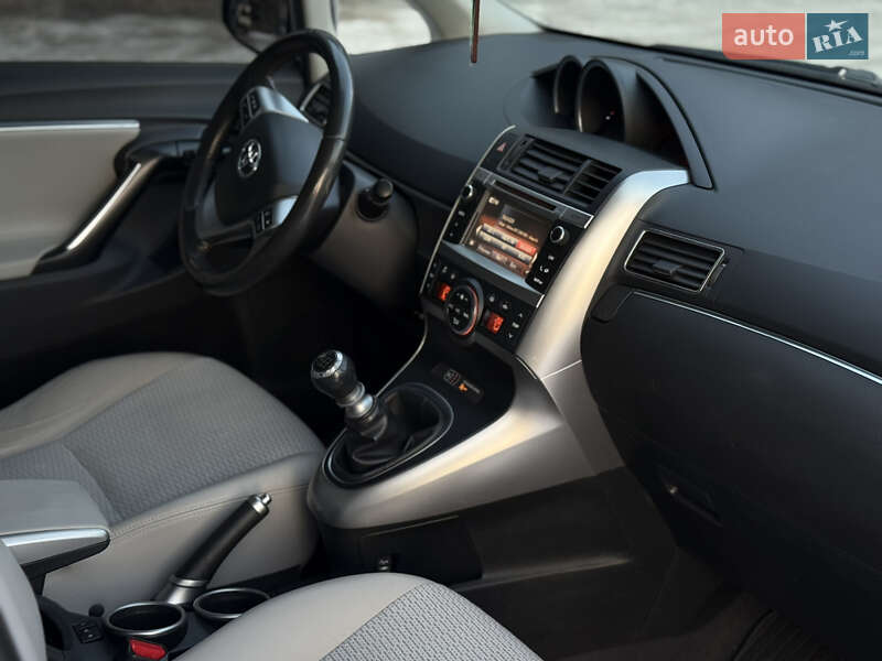 Минивэн Toyota Verso 2014 в Луцке фото 58 Минивэн Toyota Verso 2014 в Луцке