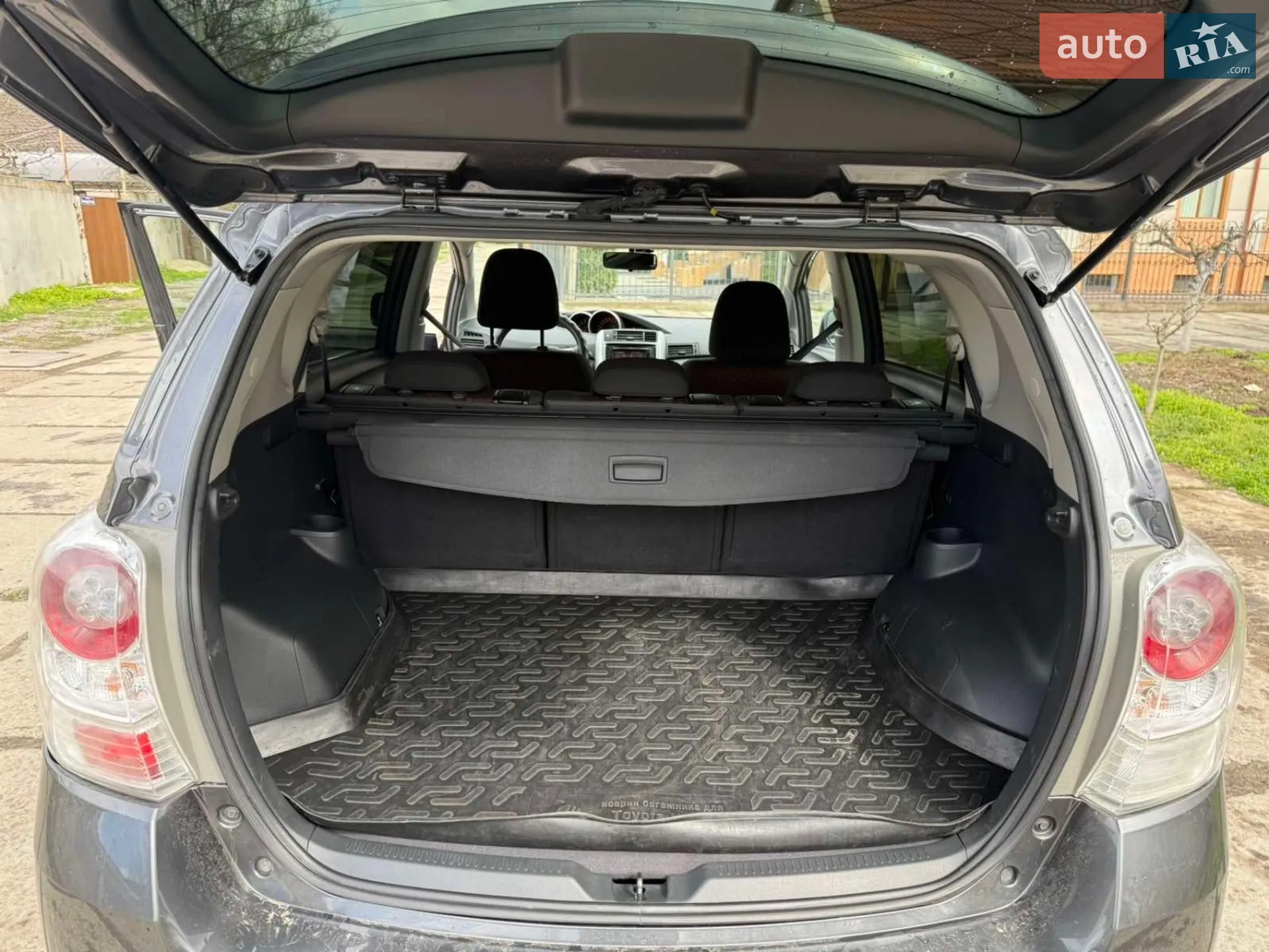 2010 Toyota Verso - мініатюра 13
