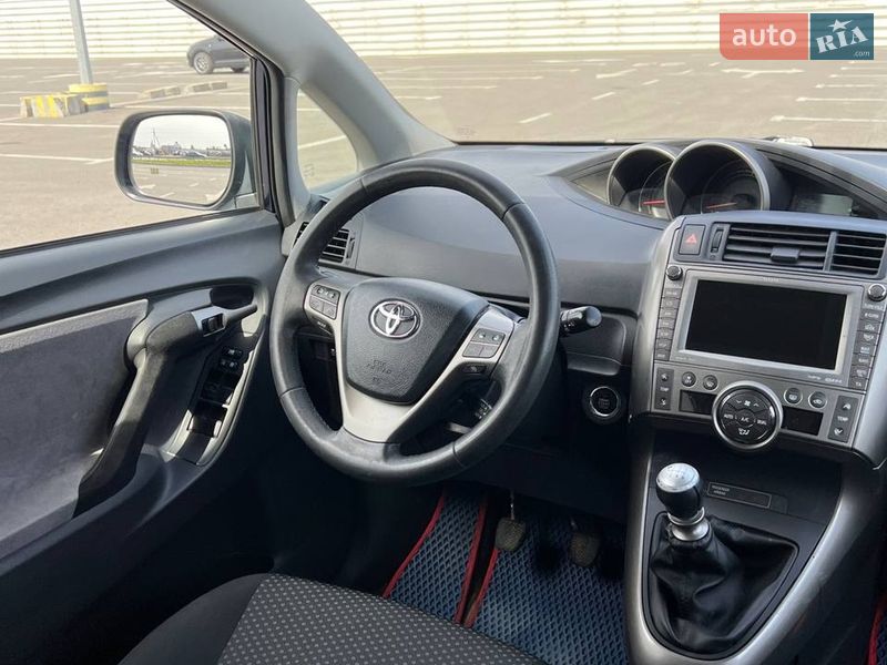 Минивэн Toyota Verso 2009 в Львове