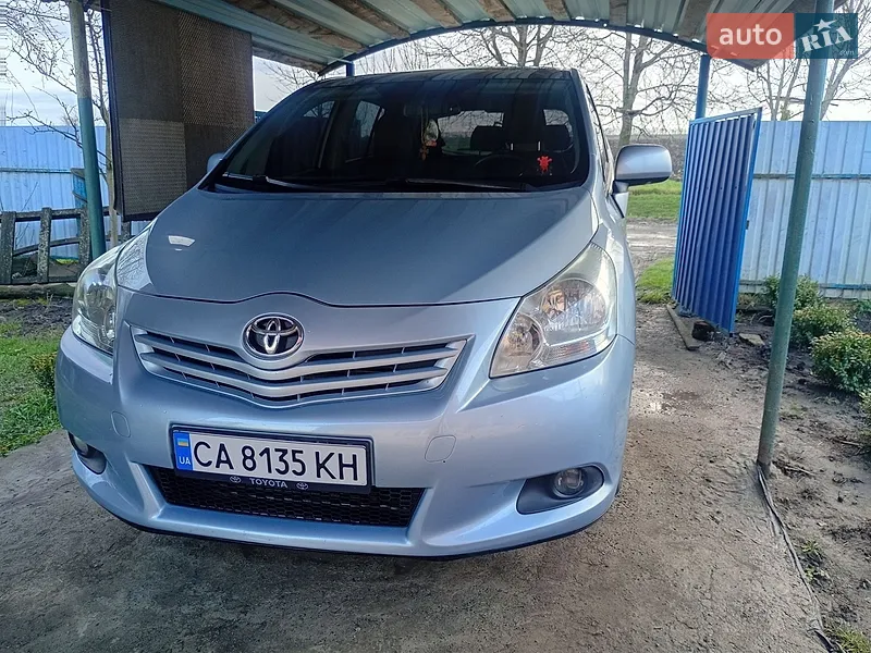 Toyota Verso 2010