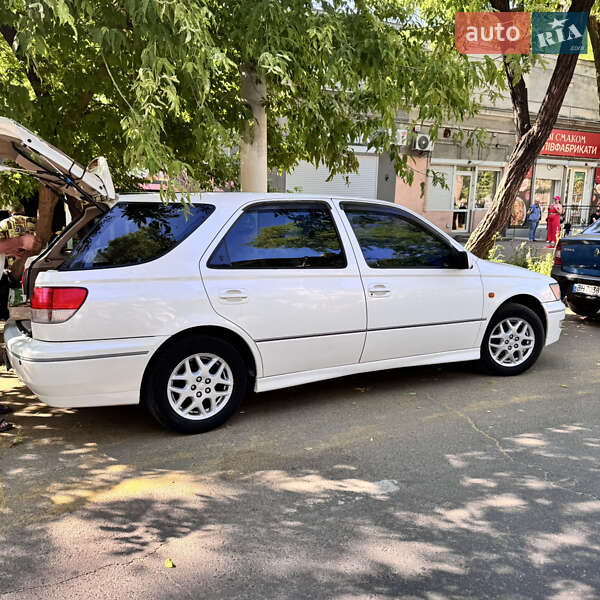 Універсал Toyota Vista 1999 в Одесі