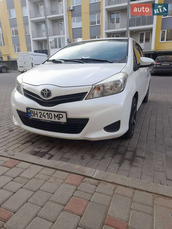 Хэтчбек Toyota Vitz 2011 в Одессе
