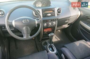 Хэтчбек Toyota XA 2004 в 
