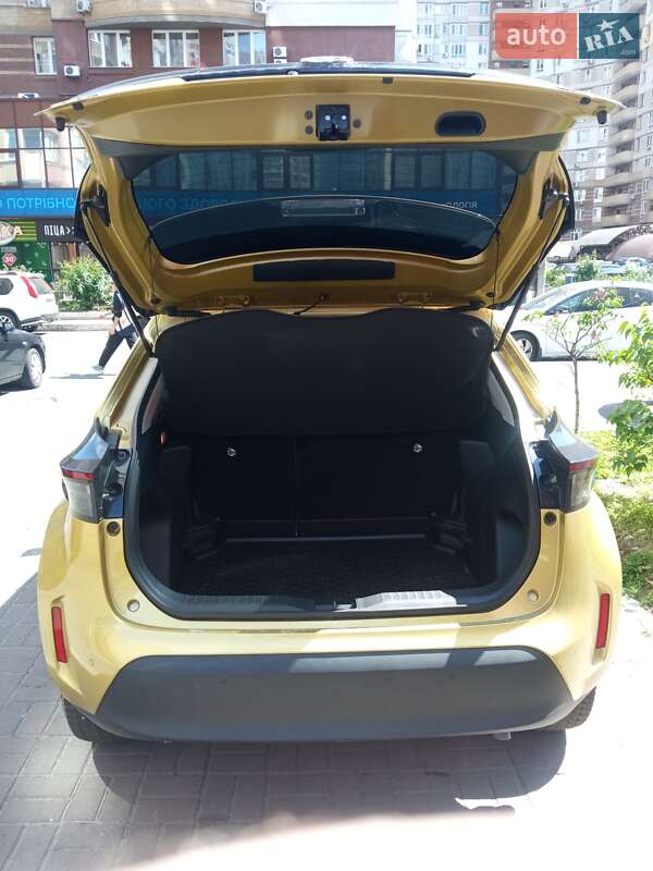 Внедорожник / Кроссовер Toyota Yaris Cross 2023 в Киеве