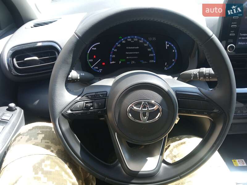 Внедорожник / Кроссовер Toyota Yaris Cross 2023 в Киеве