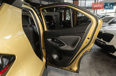 Внедорожник / Кроссовер Toyota Yaris Cross 2021 в 
