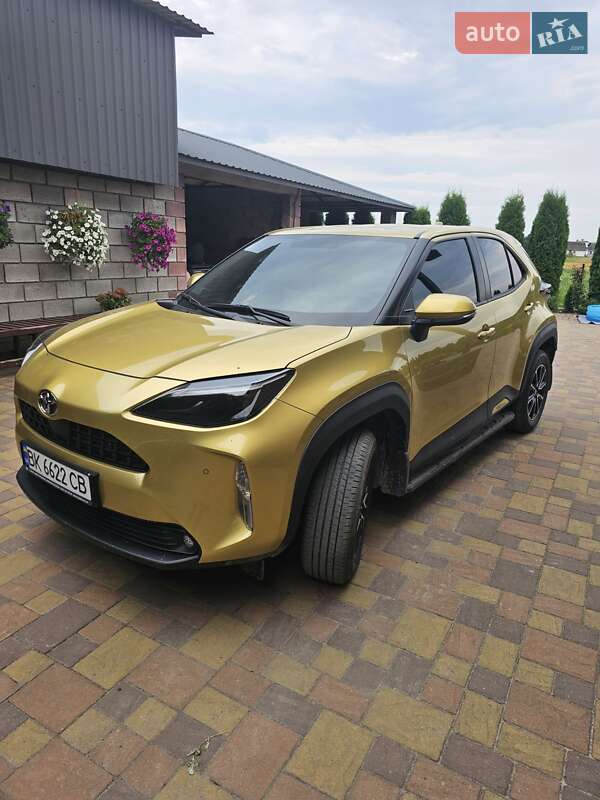 Внедорожник / Кроссовер Toyota Yaris Cross 2024 в Сарнах