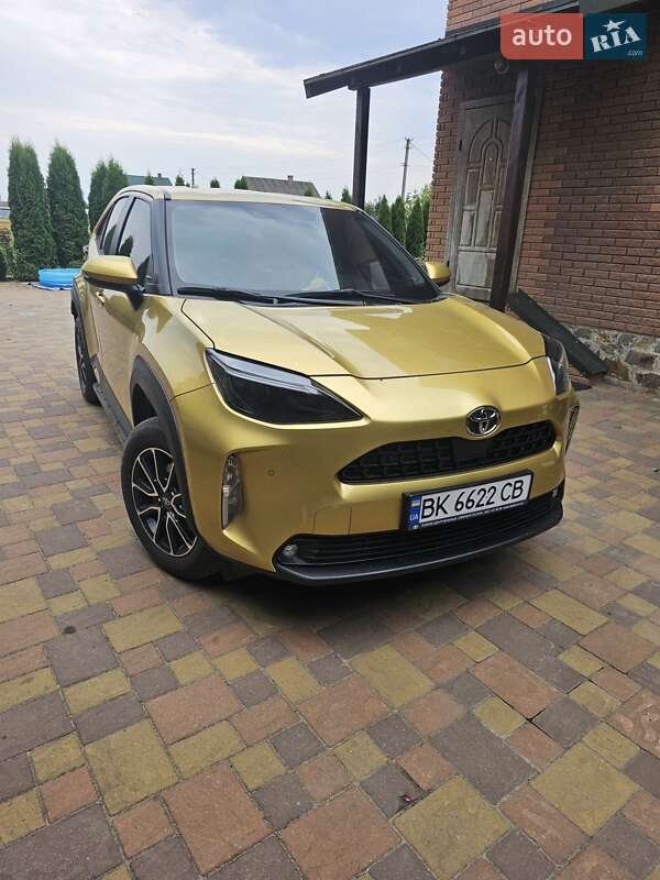 Внедорожник / Кроссовер Toyota Yaris Cross 2024 в Сарнах