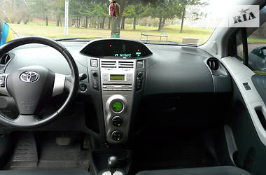 Хэтчбек Toyota Yaris 2008 в Ровно