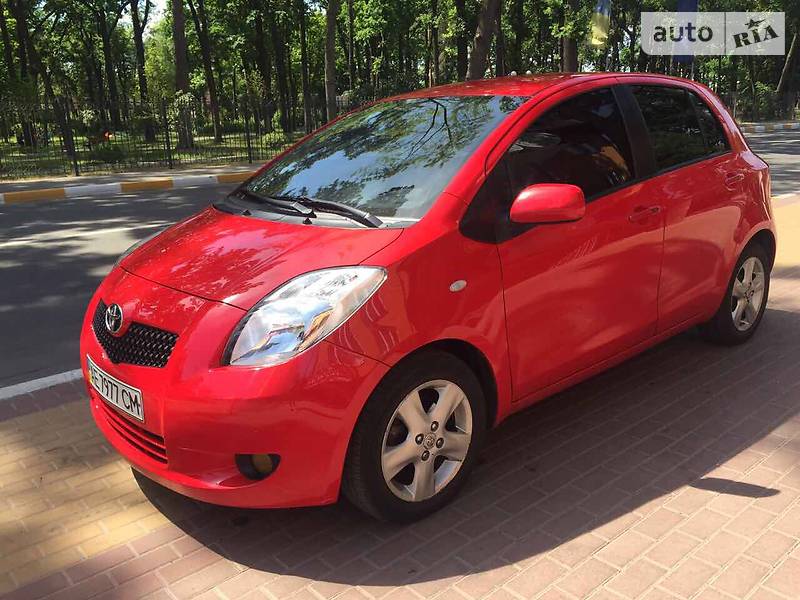 Хэтчбек Toyota Yaris 2008 в Днепре