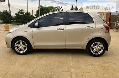 Хэтчбек Toyota Yaris 2010 в Одессе