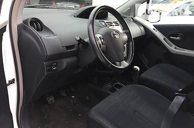 Хетчбек Toyota Yaris 2007 в 