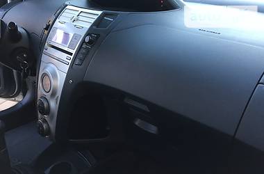 Хетчбек Toyota Yaris 2007 в 