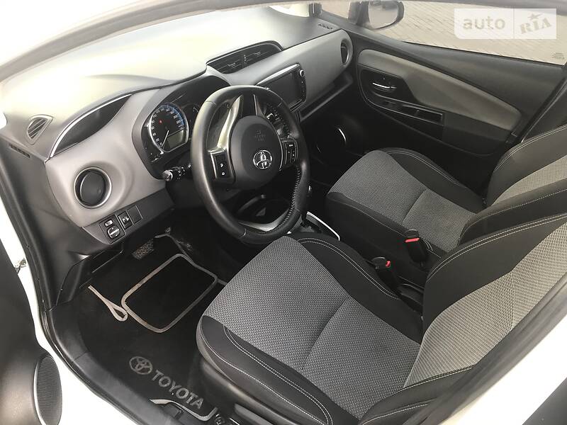 Хетчбек Toyota Yaris 2014 в Рівному