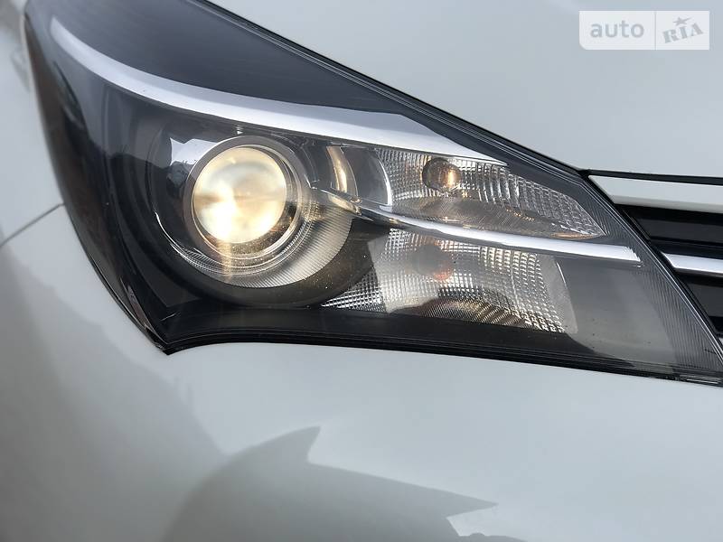 Хетчбек Toyota Yaris 2014 в Рівному