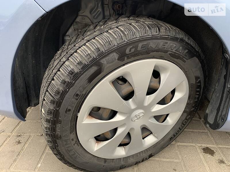 Хетчбек Toyota Yaris 2012 в Києві