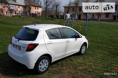 Хетчбек Toyota Yaris 2016 в 