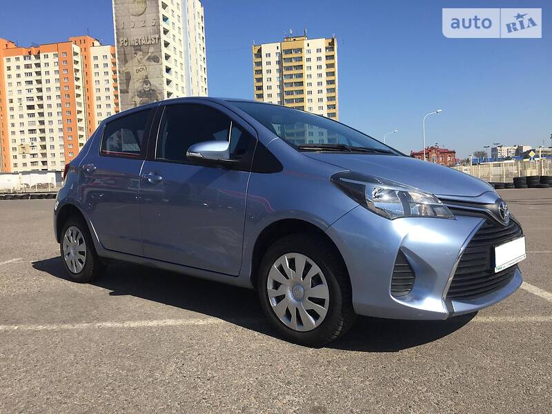 Хетчбек Toyota Yaris 2016 в 