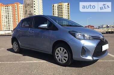 Хетчбек Toyota Yaris 2016 в 
