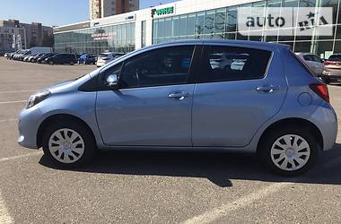 Хетчбек Toyota Yaris 2016 в 
