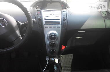 Хетчбек Toyota Yaris 2008 в  фото 33 Хетчбек Toyota Yaris 2008 в