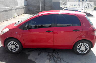 Хетчбек Toyota Yaris 2008 в  фото 25 Хетчбек Toyota Yaris 2008 в