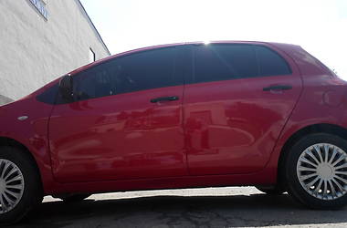 Хетчбек Toyota Yaris 2008 в  фото 26 Хетчбек Toyota Yaris 2008 в