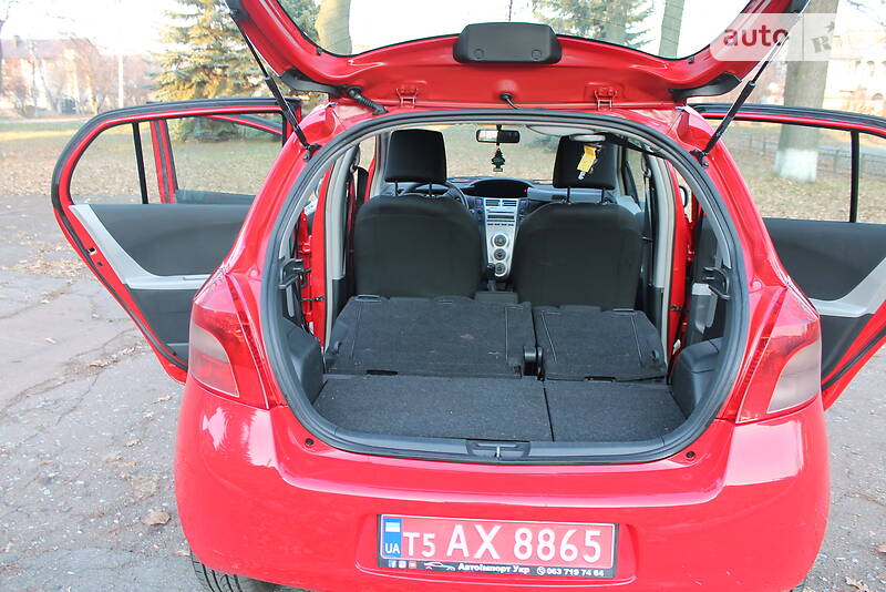 Хэтчбек Toyota Yaris 2008 в Сумах
