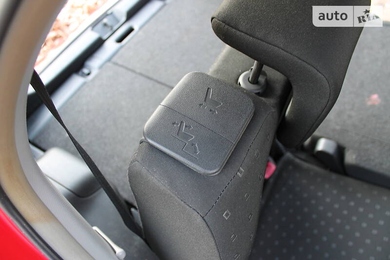 Хэтчбек Toyota Yaris 2008 в Сумах