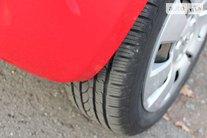 Хэтчбек Toyota Yaris 2008 в Сумах