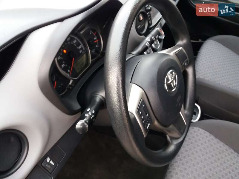 Хетчбек Toyota Yaris 2017 в Запоріжжі