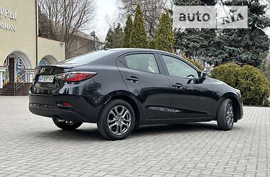 Седан Toyota Yaris 2018 в 