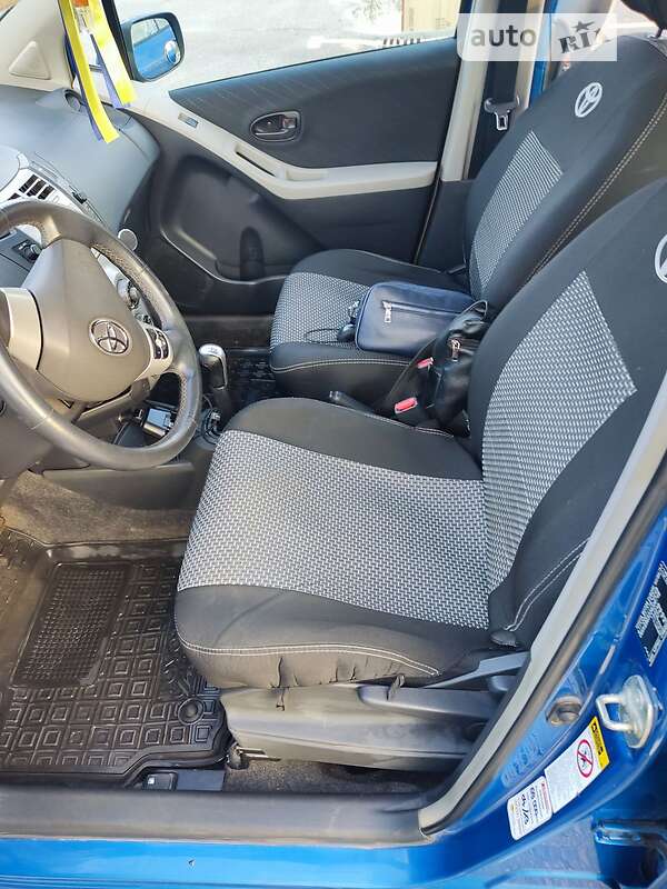 Хэтчбек Toyota Yaris 2006 в Днепре