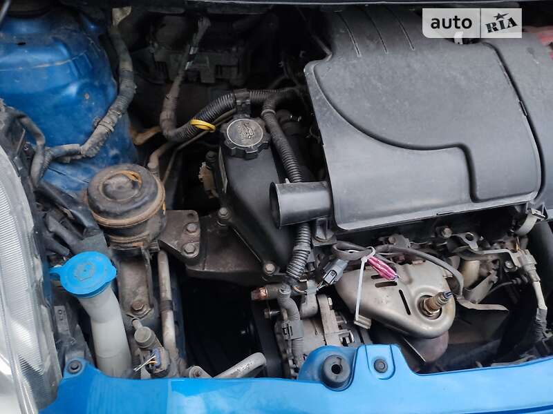 Хэтчбек Toyota Yaris 2006 в Днепре