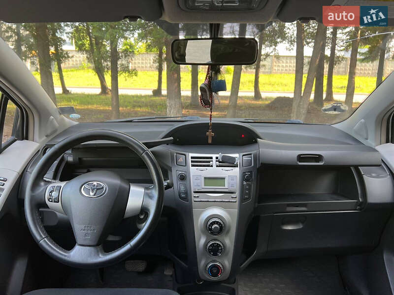 Хетчбек Toyota Yaris 2008 в Львові