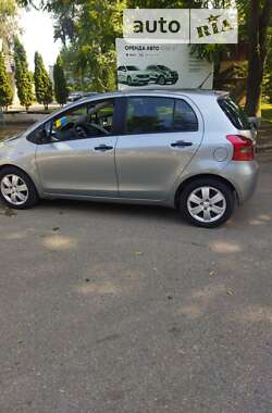 Хетчбек Toyota Yaris 2007 в Чернівцях