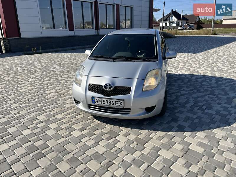 Хетчбек Toyota Yaris 2008 в Житомирі