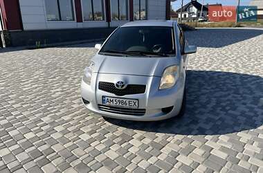 Хетчбек Toyota Yaris 2008 в Житомирі