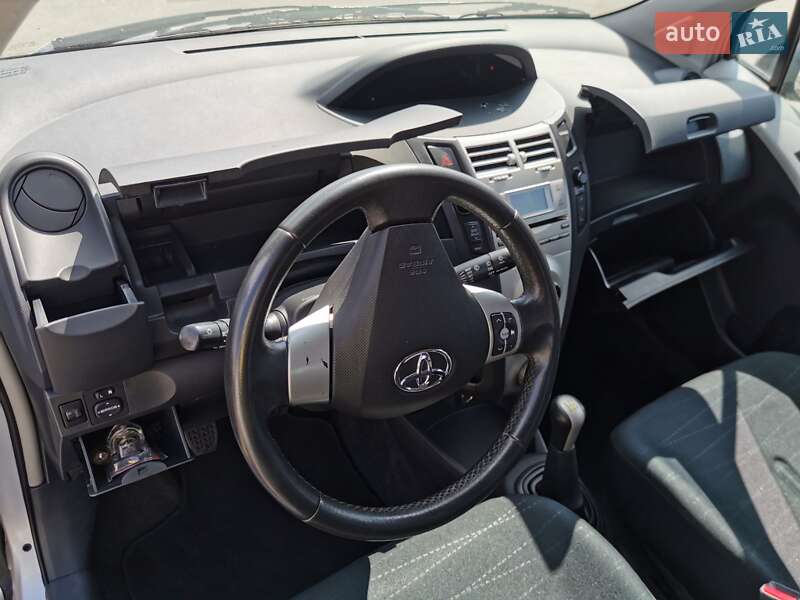 Хетчбек Toyota Yaris 2008 в Житомирі