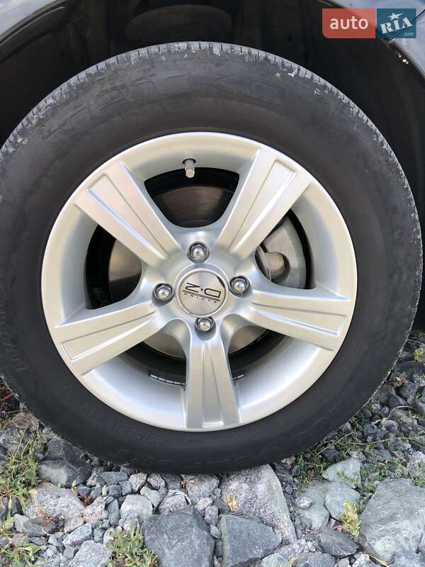 Хэтчбек Toyota Yaris 2015 в Кременчуге фото 12 Хэтчбек Toyota Yaris 2015 в Кременчуге